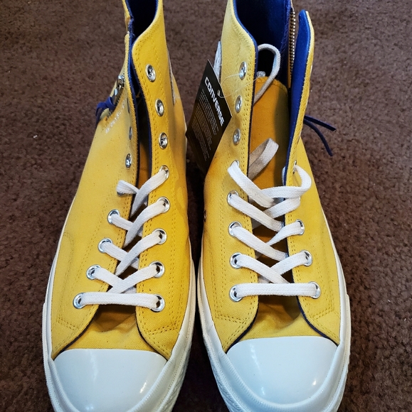 converse lakers sneakers